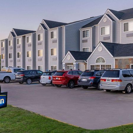 Days Inn & Suites By Wyndham Грили Экстерьер фото
